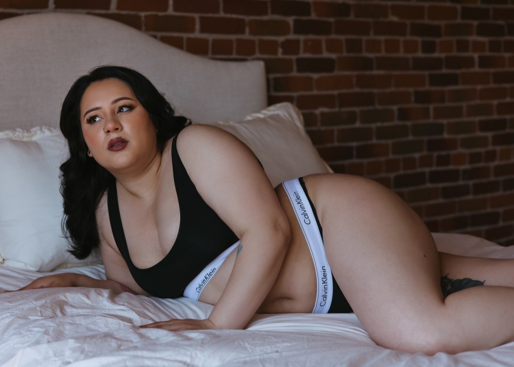 boudoir photography in portland oregon with boudoir photographer